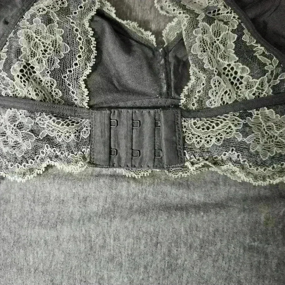 FELINA Gray & cream lace bralette. Size XL - Picture 3 of 10